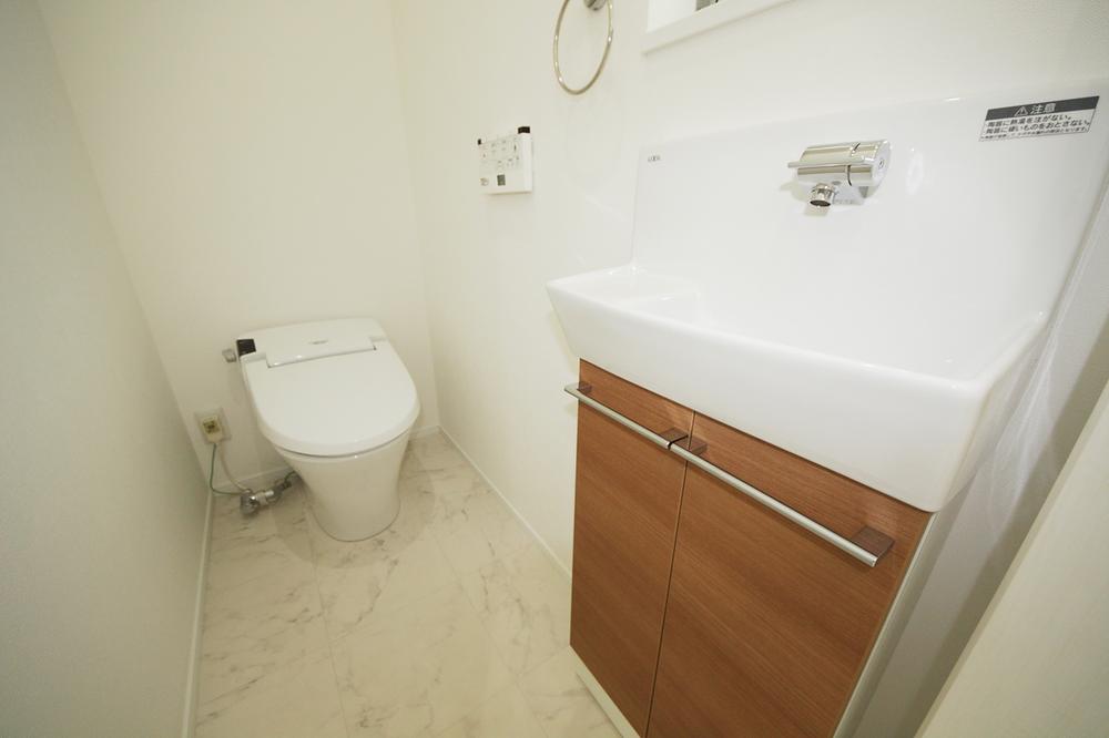 Other building plan example. Tankless toilet (with hand-washing unit)