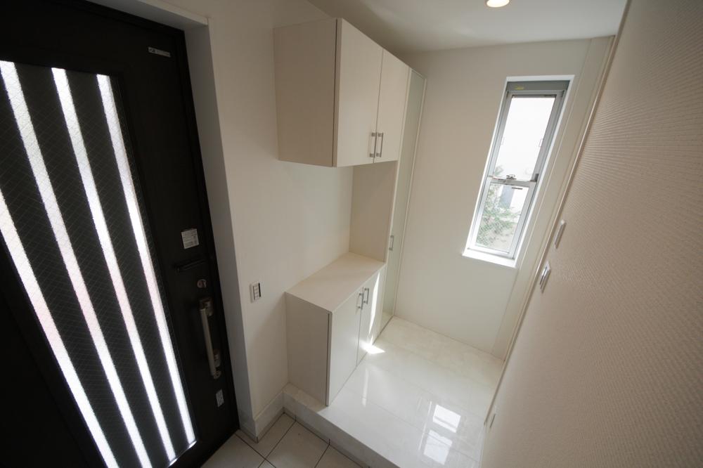 Building plan example (Perth ・ Introspection). Stylish entrance