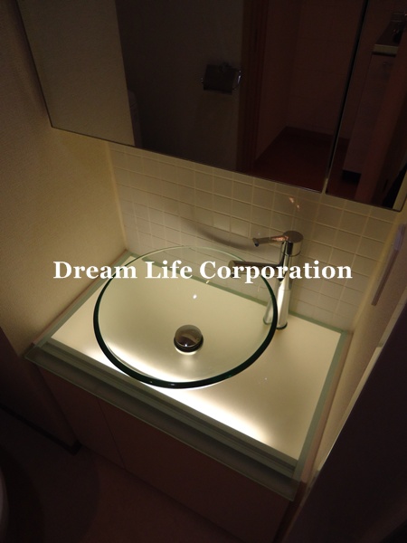 Washroom. ※ In fact the we use the photos in the same building may be different.