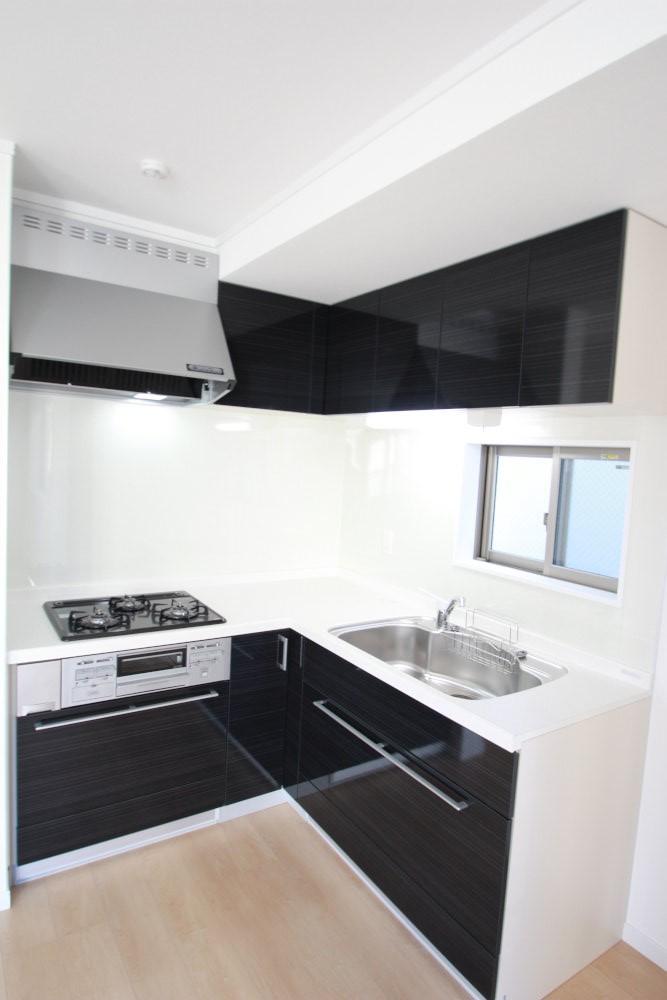 Kitchen. There are easy-to-use kitchen.