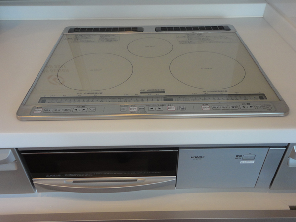 Kitchen.  [Even simple IH cooking heater care without the use of fire] Because without a fire, It is safe. Firepower adjustment easy operation, Speedy cooking at high power thermal and high thermal efficiency. Flat top plate, The cleaning is simple is also a big attraction. (Building in the model room ・ H type)