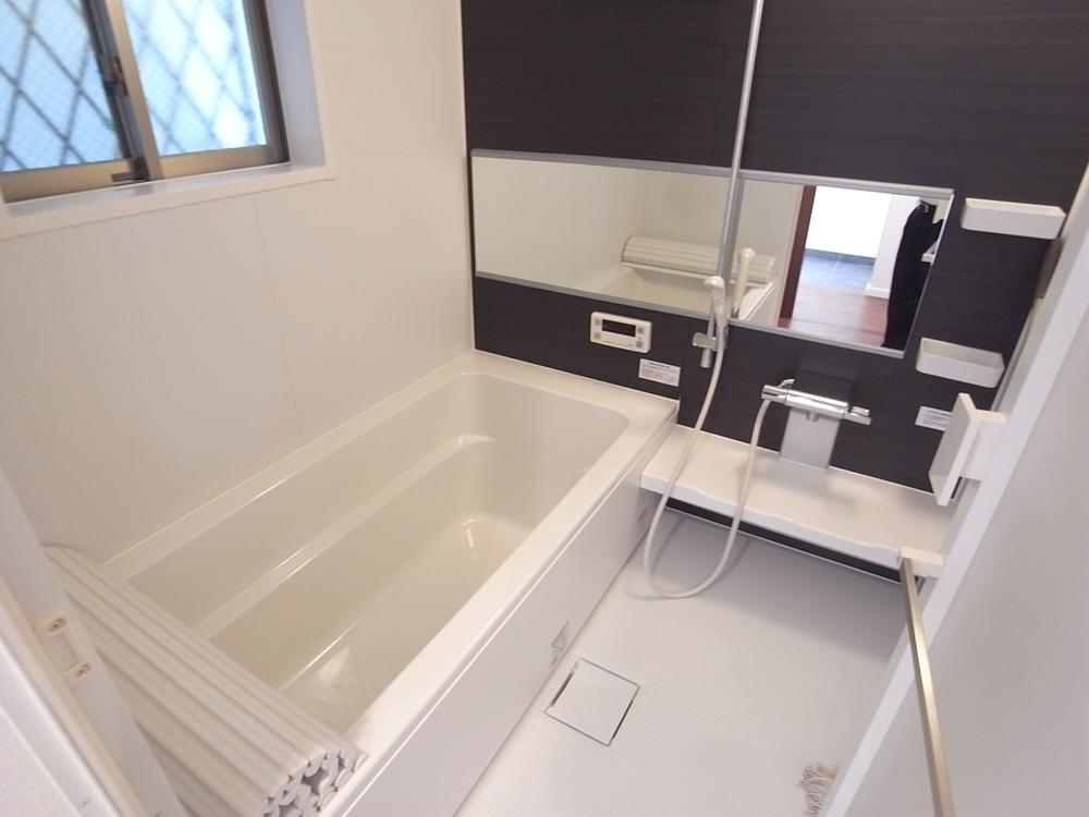 Bathroom. Indoor (July 2012) shooting