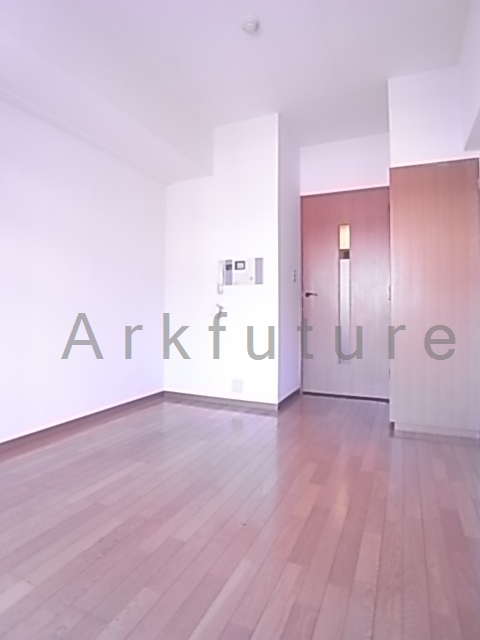 Living and room. Standard form of your living alone! 