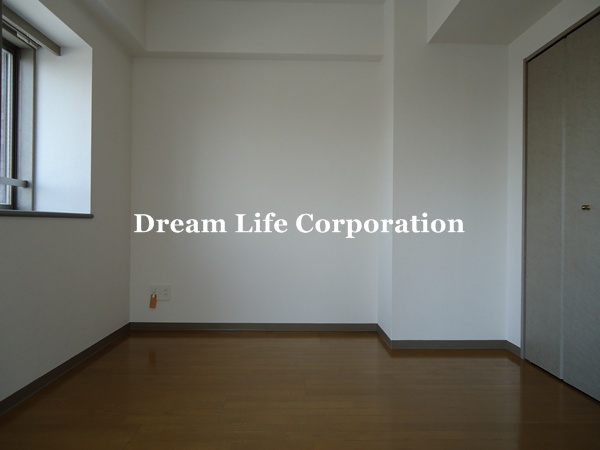 Other room space.  ※ In fact the we use the photos in the same building may be different.