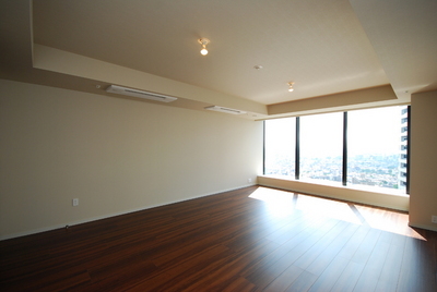 Living and room. It utilizes a photograph of the same building, It might differ from the actual. 