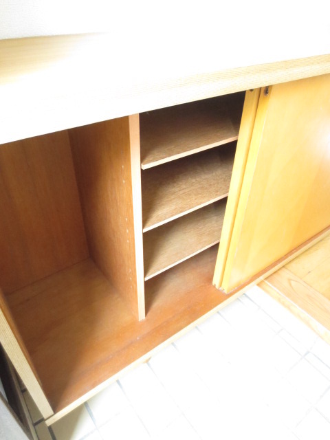 Entrance. There happy shoebox