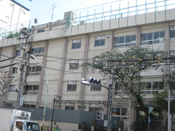 Primary school. 600m to Totsuka second elementary school (elementary school)