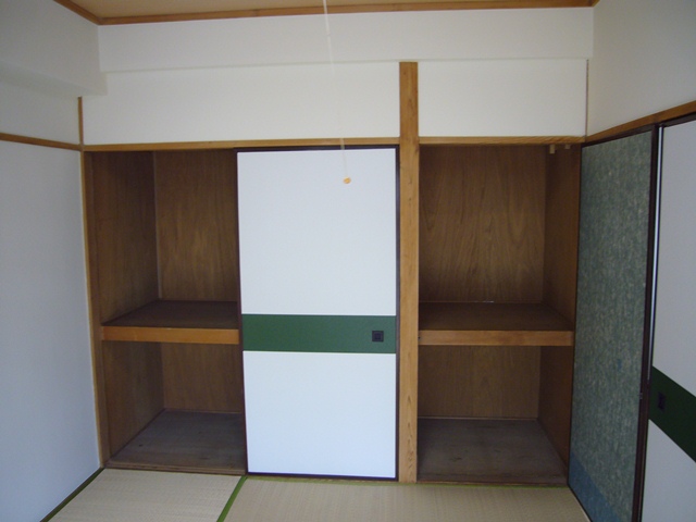 Receipt. There is also plenty of storage