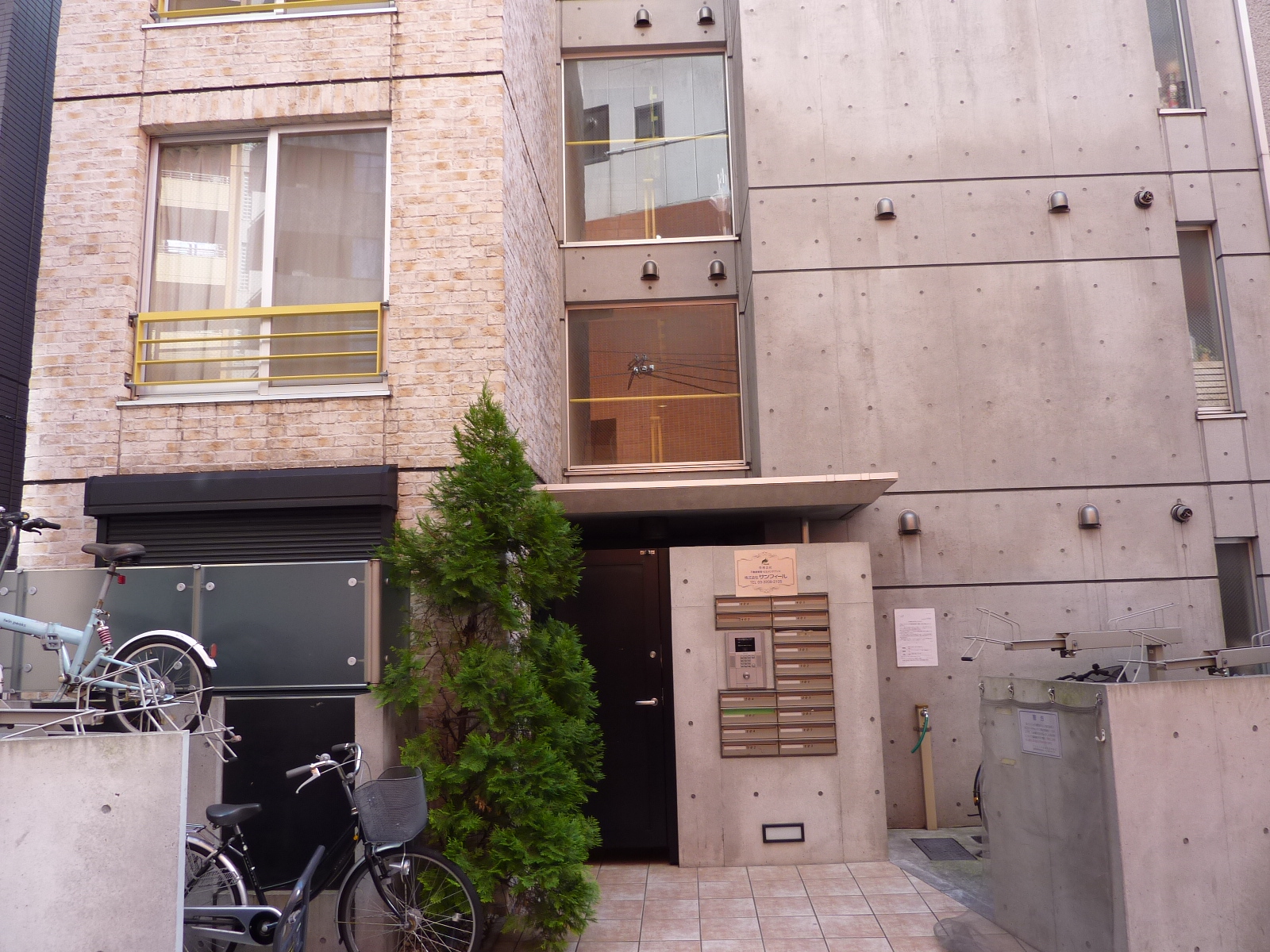 Entrance. . ・ entrance. ・