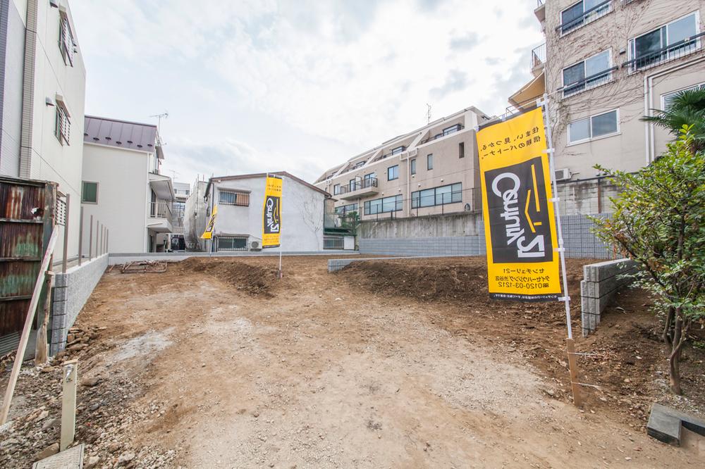 Local appearance photo. Local (12 May 2013) Shooting