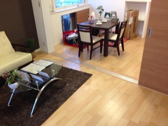Non-living room. It can change on a case-by-case basis how to use for the partition type
