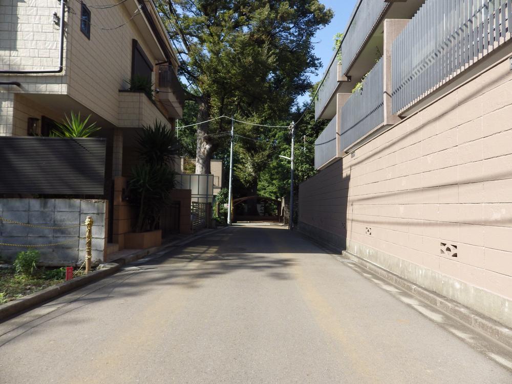 Local photos, including front road. Local (10 May 2013) Shooting