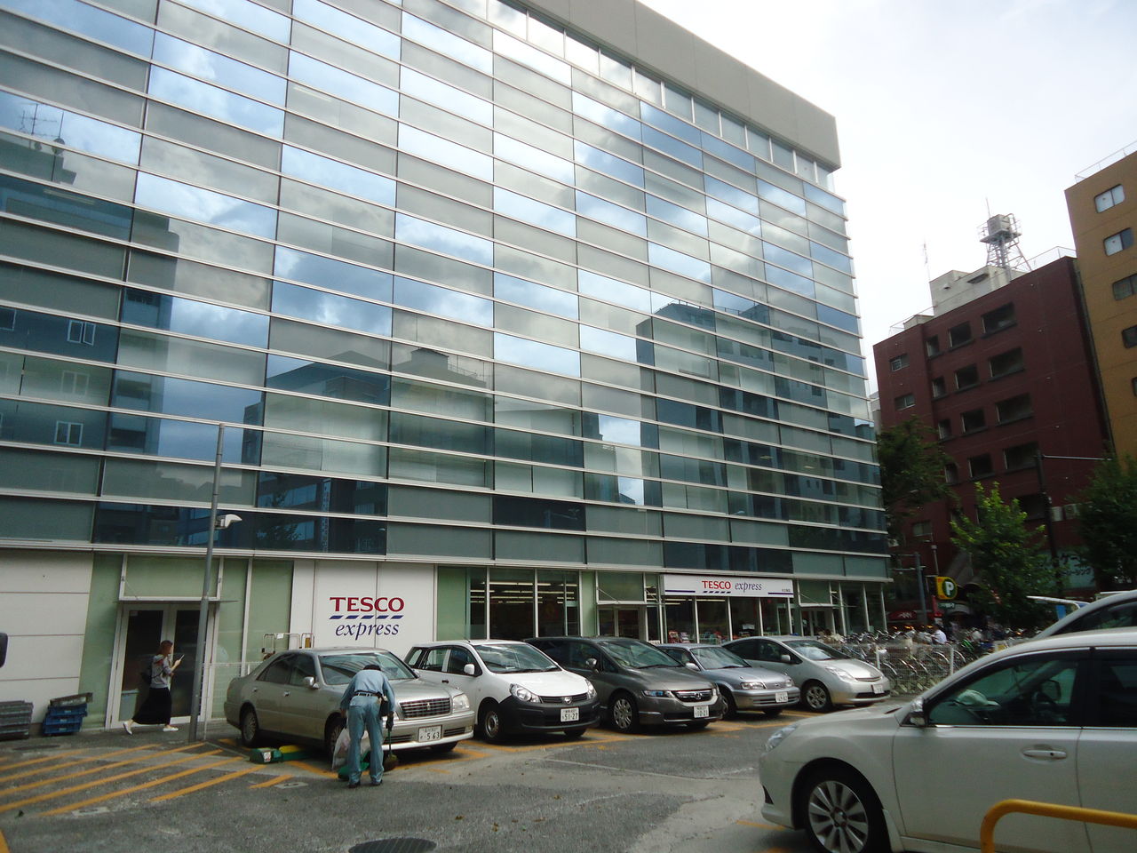 Supermarket. Tesco Express 432m to Okubo store (Super)