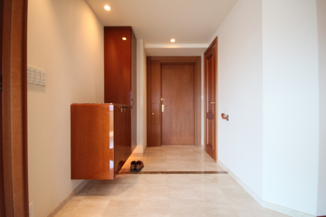 Entrance. Tower Residence Yotsuya 1102