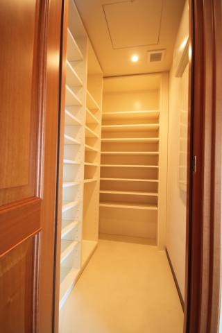 Receipt. Tower Residence Yotsuya 1102 shoes in cloak