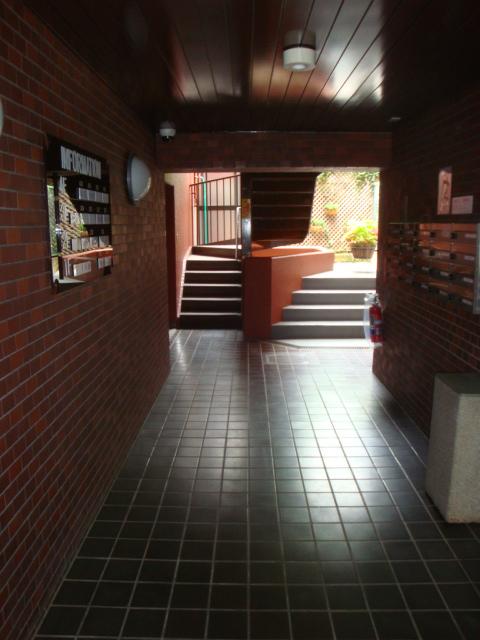 Entrance. Common areas