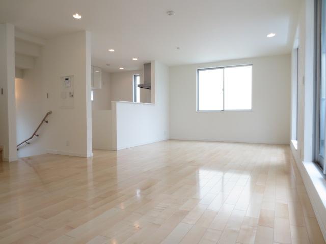 Same specifications photos (living). Example of construction