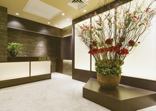 Tokyo Metro Ginza Line "Gaienmae" a 2-minute walk from the station ( "Gaienmae" Please use the third entrance station) "Aoyama Bell Commons", Please come on the right next to the "Aoyama Suncrest building the fourth floor.". Yubinbango107-0061 Minato-ku, Kita-Aoyama 2-13-6 Aoyama Suncrest building the fourth floor ※ Guidance of the tie-up parking lot / Minato-ku, Kita-Aoyama 2-14-6 Aoyama Bell Commons parking number of installed units, So we are limited size, Please use as much as possible public transportation.