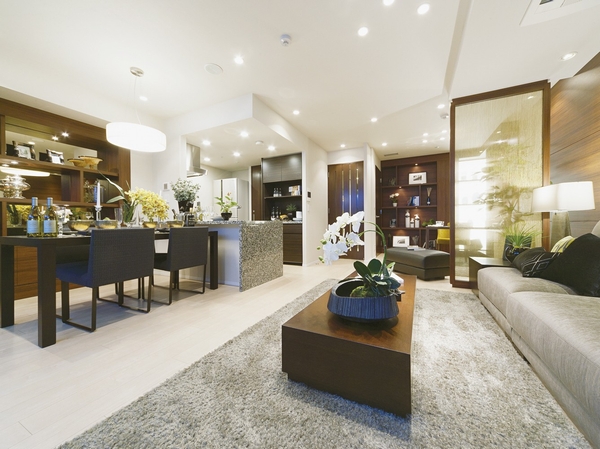 In the model room plan, Change LD next to the Western-style (2) to DEN, It has proposed a spacious family space for a total of about 17.2 tatami