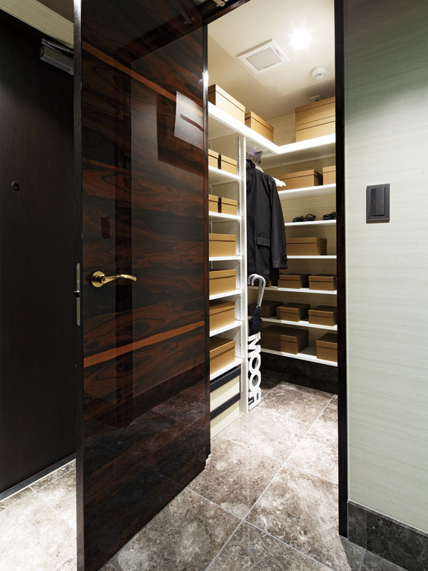 Interior. SHOES IN CLOSET