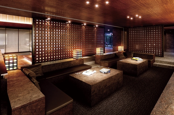 Entrance Foyer / While admiring the "Shikisai of the garden.", Space to relax relaxedly. Flavor of the sum of the grid in the motif leads to deep peace (Rendering)