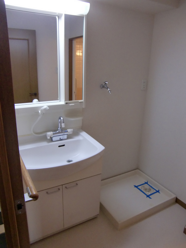 Washroom. Wash dressing room