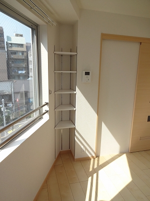 Other. 2-neck with gas stove