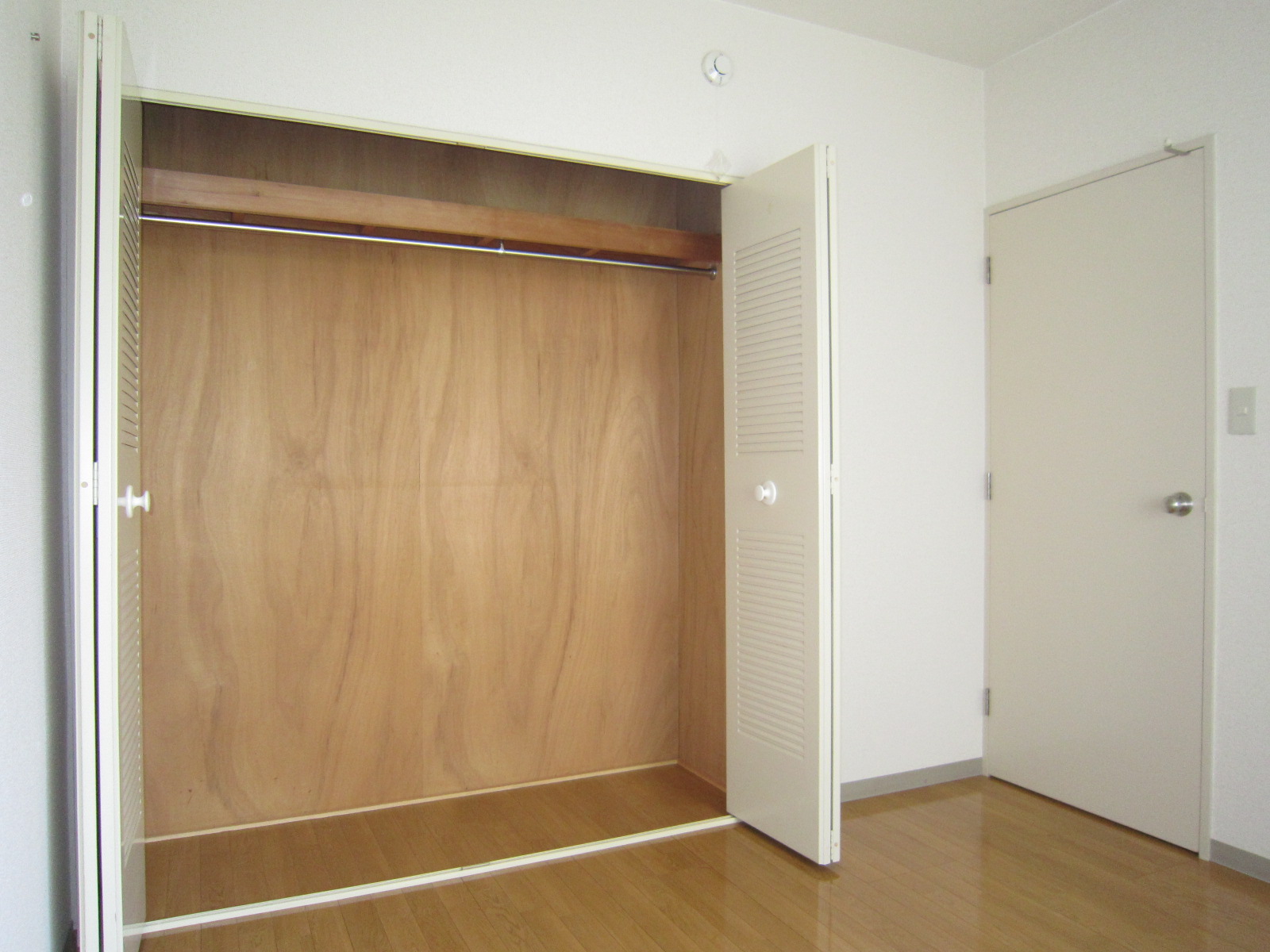 Receipt. Large closet in the Western-style