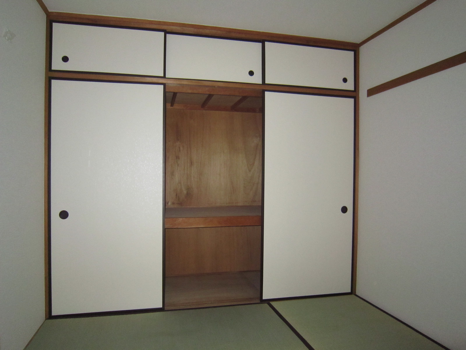 Other room space. Half between 1 closet is housed powerful ally