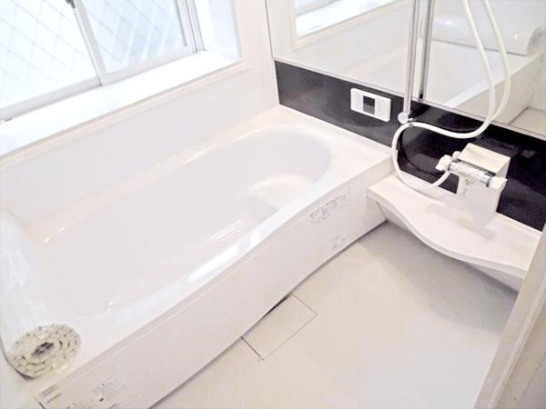 Same specifications photo (bathroom). Bathroom construction cases