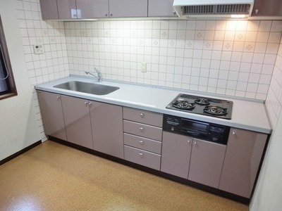 Kitchen. 3-neck gas system Kitchen