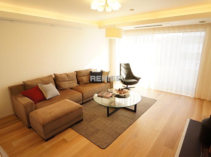 Living. Administrative expenses: 34800 yen / Month repair reserve: 17400 yen / Month hot water supply basic charge: 2840 yen / Moon water basic charge: 190 yen / Month