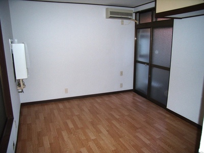 Living and room. Western-style 6 Pledge