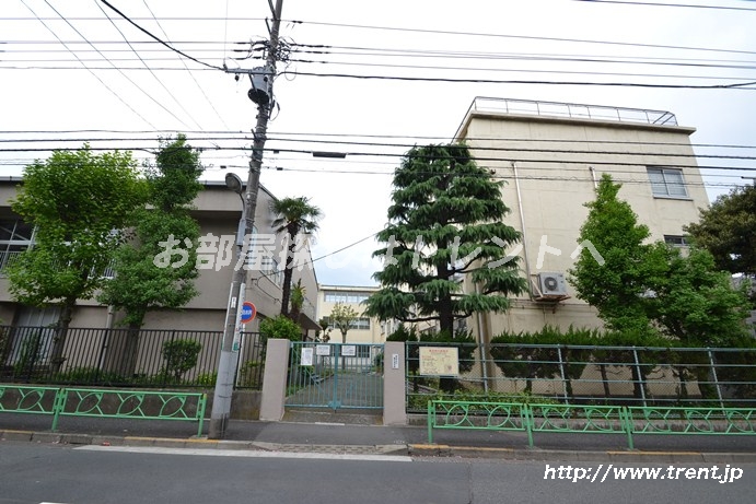 Junior high school. Nakano 1420m to stand tenth junior high school (junior high school)