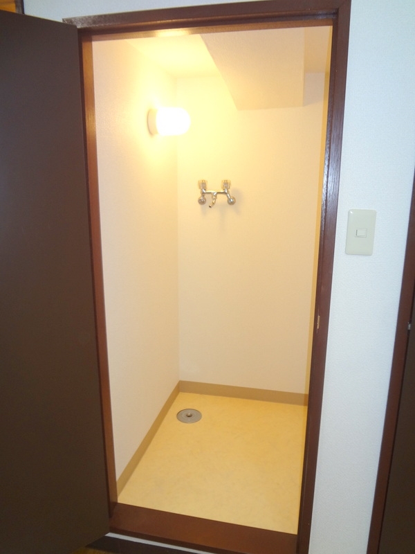 Other Equipment. Indoor Laundry