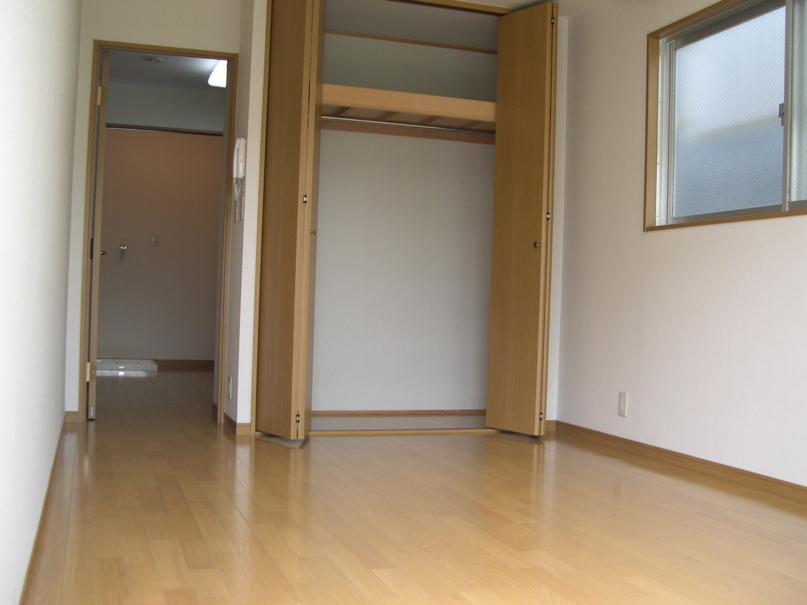 Living and room. Facing south