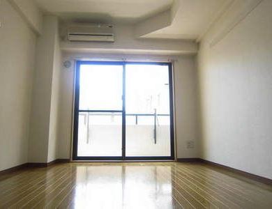 Living and room. Active Millennium Edogawabashi