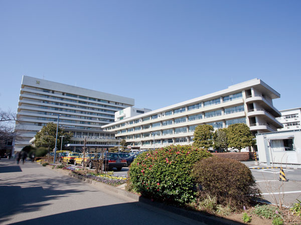 Surrounding environment. Keio University Hospital (about 720m ・ A 9-minute walk)