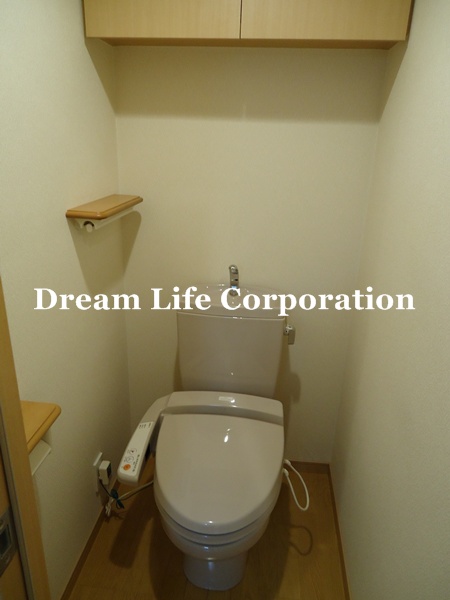 Toilet.  ※ In fact the we use the photos in the same building may be different