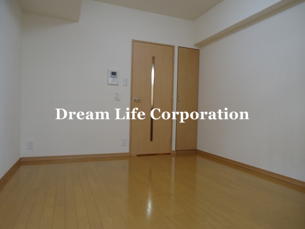 Living and room.  ※ In fact the we use the photos in the same building may be different