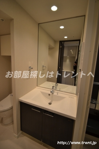 Washroom. It is a photograph of the room in the same building of 1K (another type). Goranku as reference