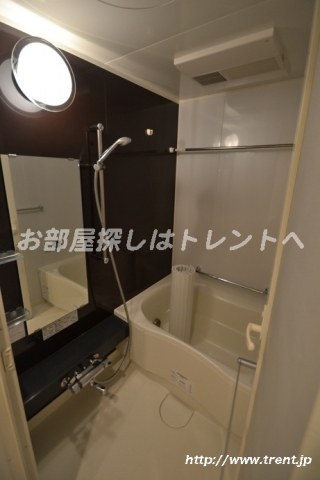 Bath. It is a photograph of the room in the same building of 1K (another type). Goranku as reference