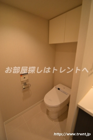 Toilet. It is a photograph of the room in the same building of 1K (another type). Goranku as reference