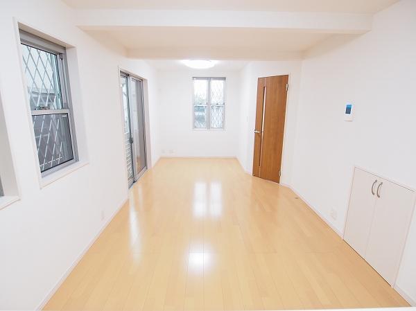 Living. Indoor (10 May 2013) Shooting