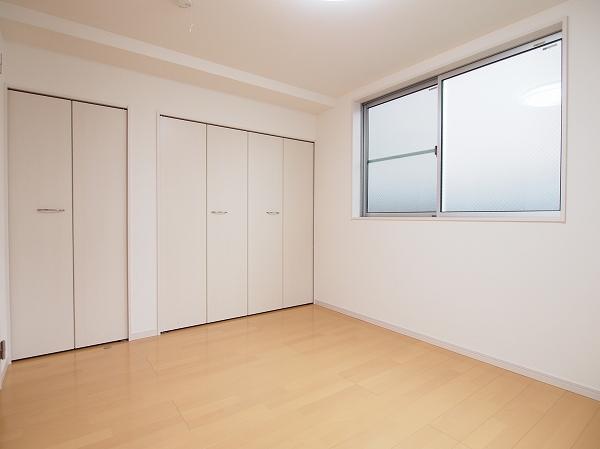 Non-living room. Indoor (10 May 2013) Shooting