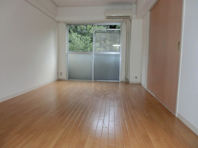 Living and room.  ☆ room ☆ 