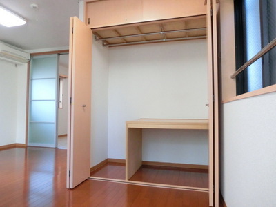 Receipt. Large closet. Ease of use is also good because there is a shelf in the