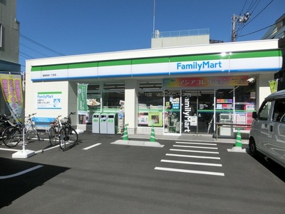 Convenience store. 810m to Family Mart (convenience store)