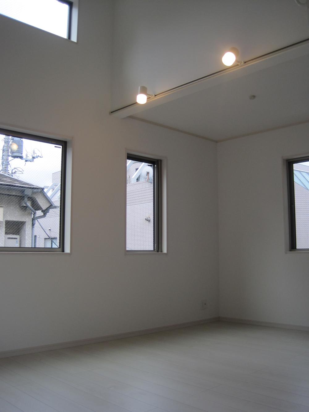 Same specifications photos (living). Indoor (10 May 2013) Shooting