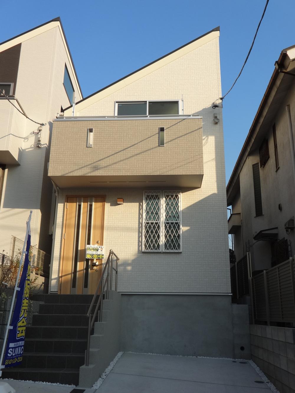 Local appearance photo. Local (12 May 2013) Shooting